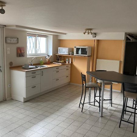Appartement En Rez-De-Chaussee De Maison Montanay 외부 사진
